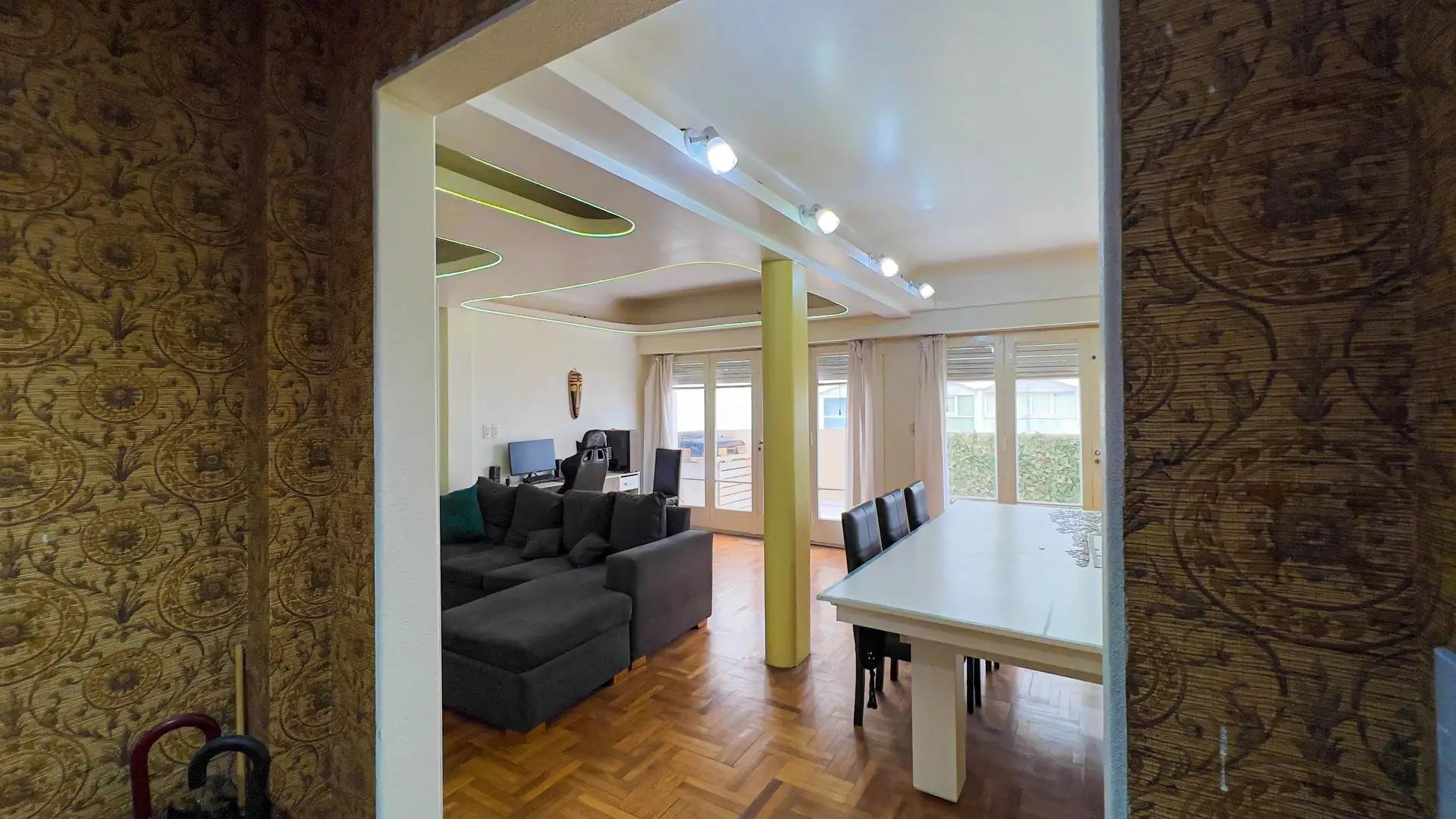 VENTA DEPARTAMENTO 5 AMBIENTES FRENTE CENTRO