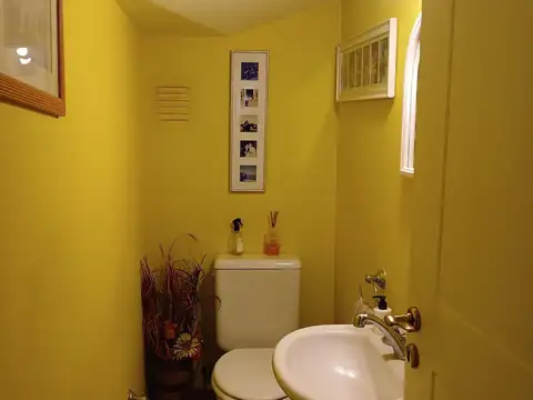 Casa 5 ambientes con 4 baños