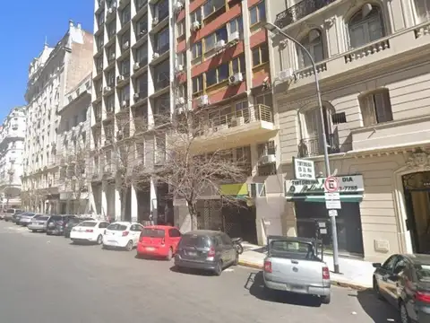 Uruguay e/ Viamonte y Tucumán