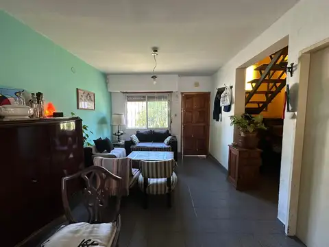 Depto Tipo Casa en Venta de 4 ambientes