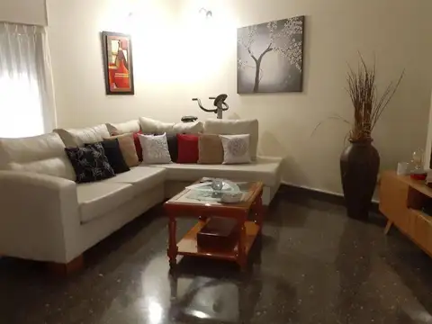 Casa en Venta en Castelar, USD 220.000