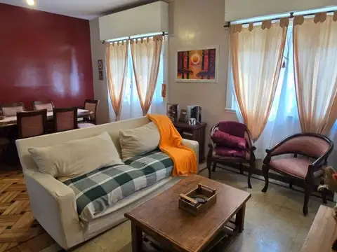 Casa 6 ambientes con 2 baños