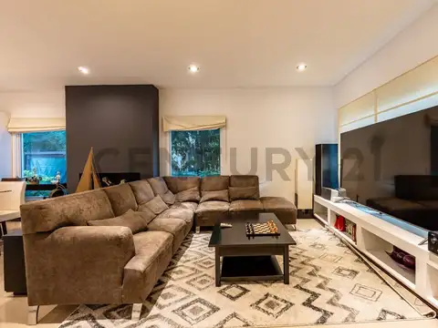 VENTA CASA 7 AMBIENTES LOTE 2500 M2 PILETA CLUB DE CAMPO EL NACIONAL