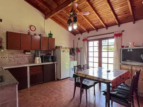 VENTA CASA 4 AMBIENTES CON PARQUE SANTA CLARA