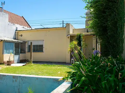 Casa 2 ambientes con 1 baño