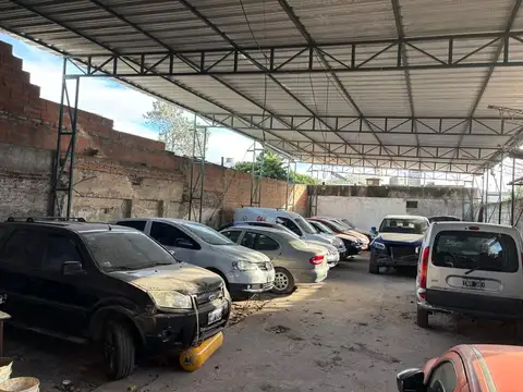 Venta Local + Estacionamiento-Cochera 12 autos VGG