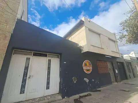 PROPIEDAD EN BLOQUE: CASA 3 AMB + GRAN LOCAL EN 2 PLANTAS CON SÓTANO – TRELEW (CHUBUT) – 207m²...
