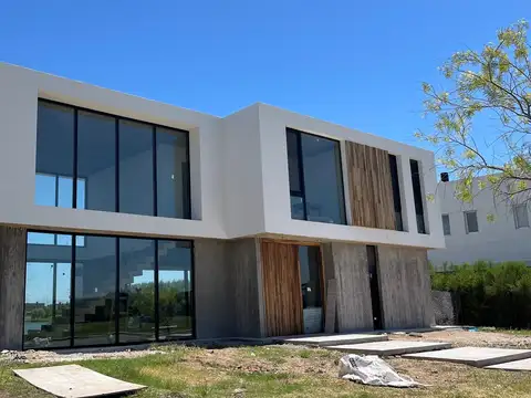 Casa  en Venta en San Sebastian - AREA 5, San Sebastian, Escobar