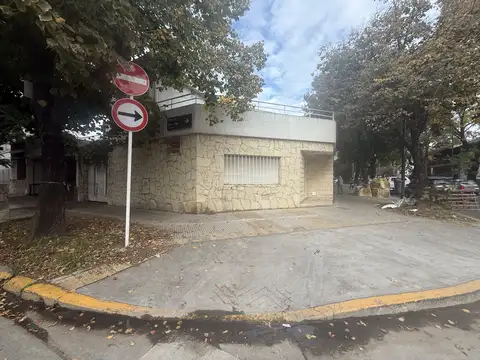 Casa S/lote propio con garage y terraza. 2 Dormitorios 2 baños