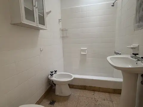 Casa S/lote propio con garage y terraza. 2 Dormitorios 2 baños