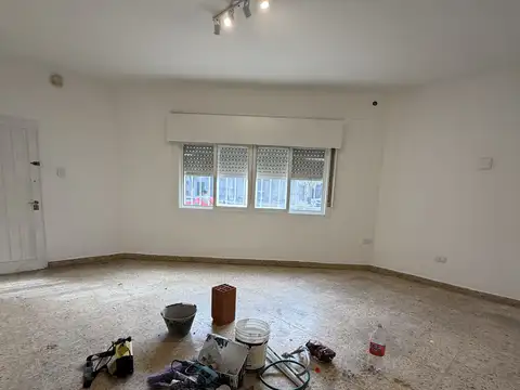 Casa S/lote propio con garage y terraza. 2 Dormitorios 2 baños