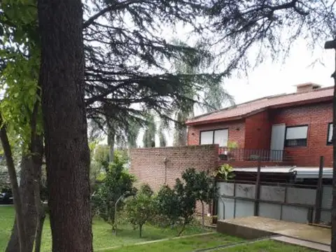 Monoambiente con piscina en Rosario. Excelente propiedad sobre Costanera. Superficie del terren...