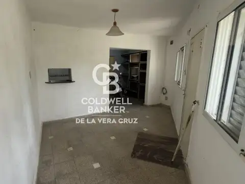 Casa de 2 dormitorios y cochera