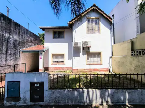 CON RENTA - PH AL FRENTE 5 AMBIENTES CON JARDIN