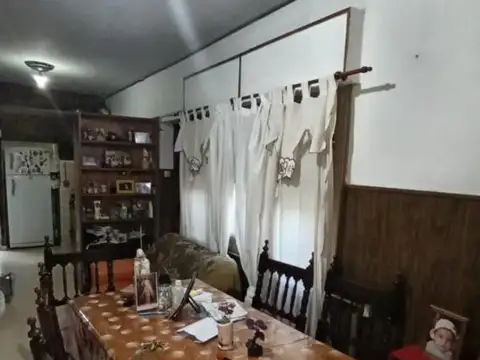 CASA UNICA INTERNA 2 DORMITORIOS Y PILETA