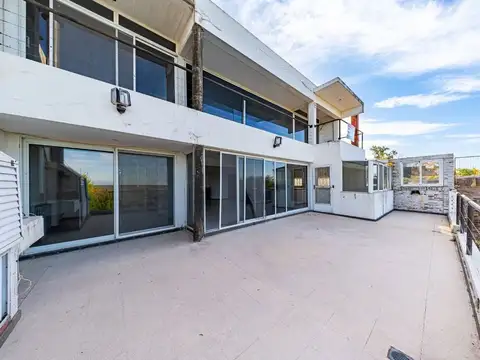 Casa en Venta en Alberdi, USD 490.000