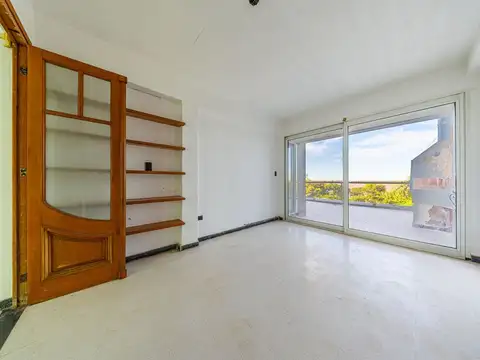 VENTA CASA A RECICLAR EN ALBERDI BARRANCA