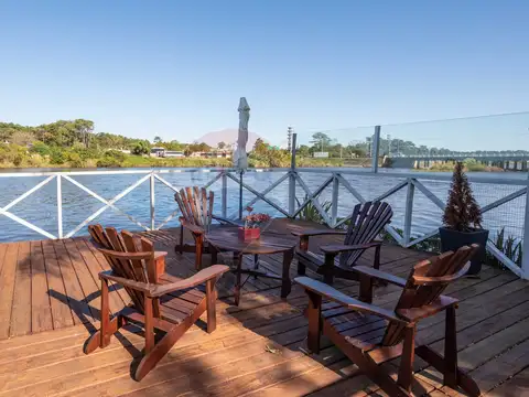 Casa en Venta con 7 cocheras