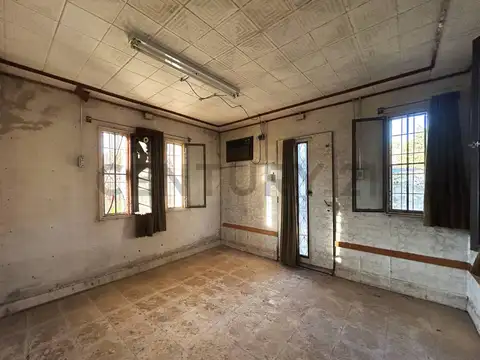 Casa 5 ambientes con 1 baño