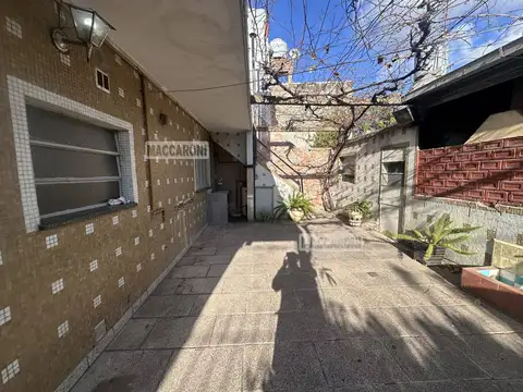 Depto Tipo Casa en Alquiler con 1 cocheras