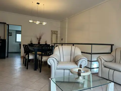 Depto Tipo Casa en Alquiler de 3 ambientes