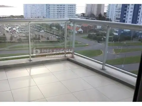 Apartamento en Alquiler, Mansa, Punta del Este, 3 Dormitorios.