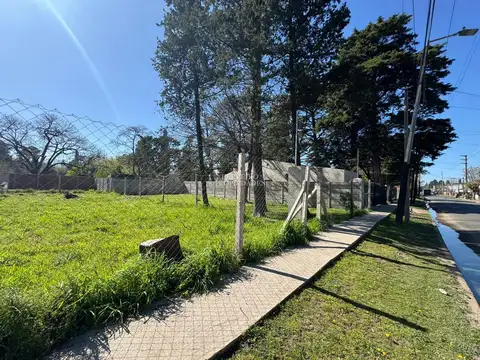 VENTA TERRENOS EN BARRIO- LISANDRO DE LA TORRE 