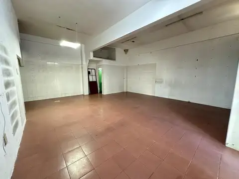 Local en Alquiler en Parque Chas, $ 2.500.000