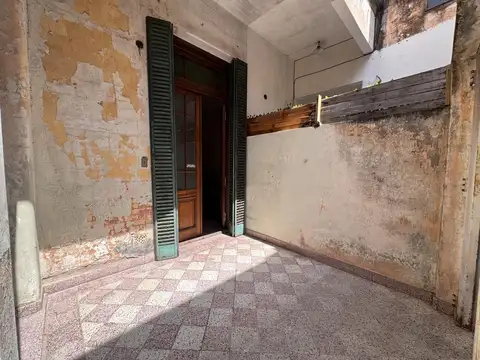 Depto Tipo Casa 6 ambientes con 2 baños