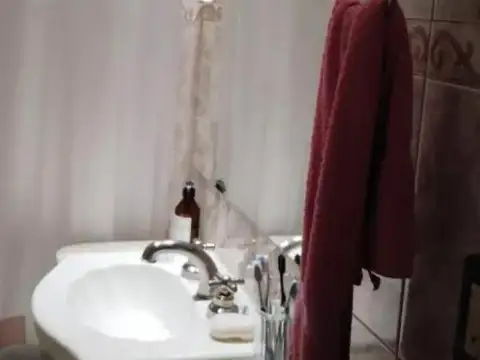 Avenida Juan Perón entre Presidente Montt y Triunvirato