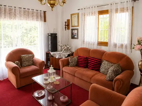 Casa 8 ambientes con 1 baño