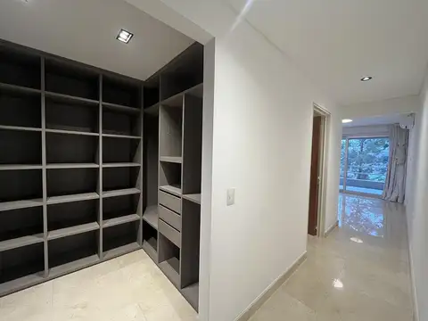 Departamento 4 ambientes con 3 baños