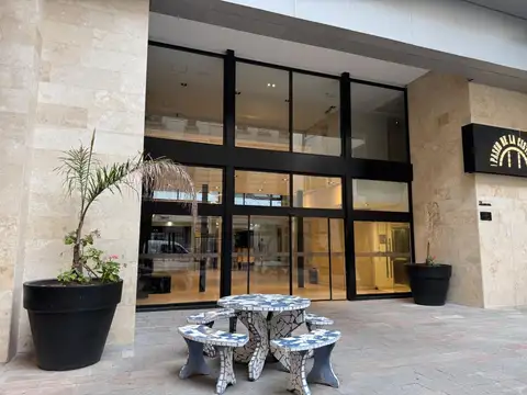 Monoamb Edificio LA CISTERNA Frente a Colegio Nacional Bs As