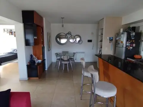 Departamento 3 ambientes con cochera y balcon aterrazado