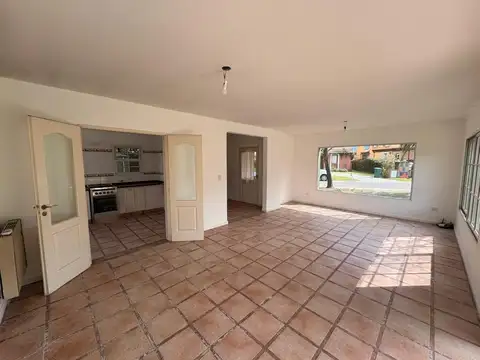 B° Los Ángeles (Ingeniero Maschwitz) Casa 3 dormitorios. Pileta. Jardín. Lote 436 m2