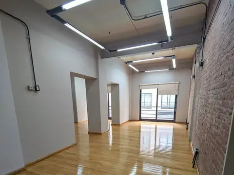 VENTA AMPLIO MONOMBIENTE - PUERTO MADERO -