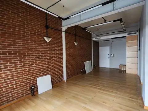 VENTA AMPLIO MONOMBIENTE - PUERTO MADERO - 