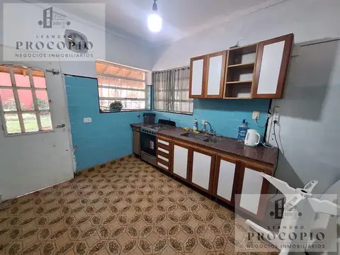 CHALET CON PILETA EN VENTA EN PADUA - APTO CREDITO