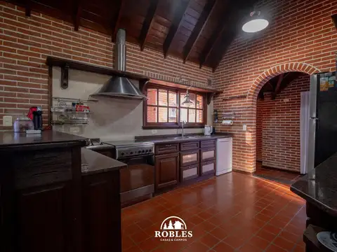 Casa 5 ambientes con 3 baños