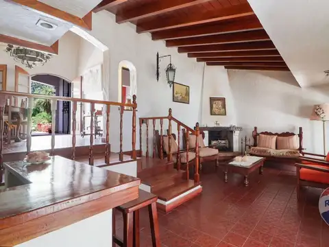 Casa 5 ambientes con 3 baños