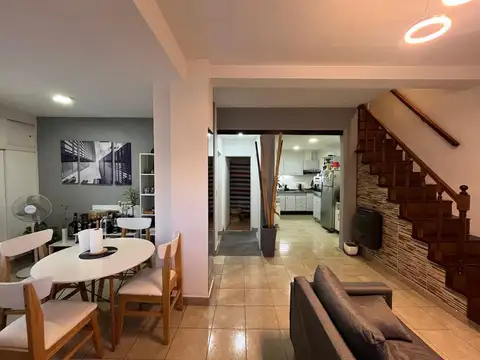 Casa en venta 3 ambientes Villa Devoto con quincho y terraza!