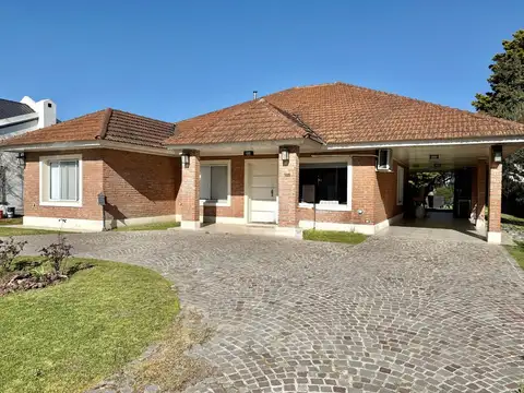 VENTA CASA 5 AMBIENTES APTO CRED BOCA RATON PILAR.