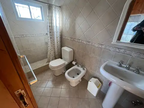 Hermoso chalet a 8 cuadras del mar