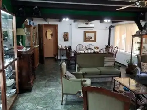 Quinta en Venta con 2 cocheras