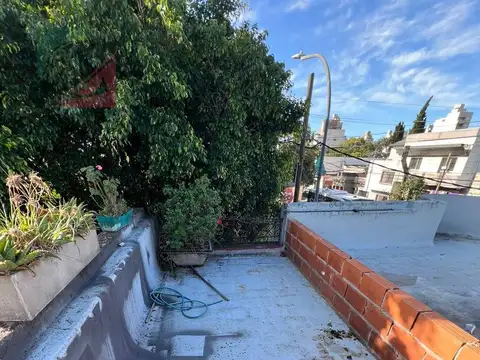 Depto Tipo Casa en Venta 44 años