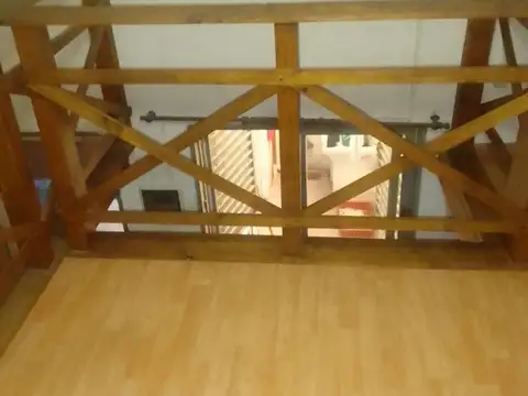 Muy buen PH sin expensas refaccionado con 2 banos