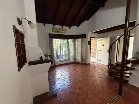 Depto Tipo Casa en Venta con 1 cocheras