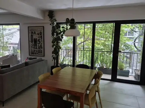 EXCELENTE DEPARTAMENTO 5 AMBIENTES CON BALCON CORRIDO , HECHO A NUEVO