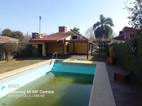Casa en Alquiler con 1 cochera