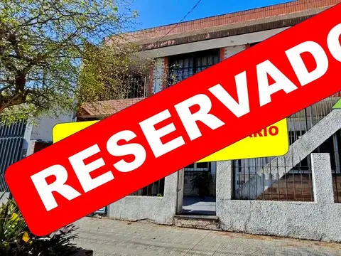 PH de 3 ambientes en venta en La Tablada  en planta alta Ingreso Independiente